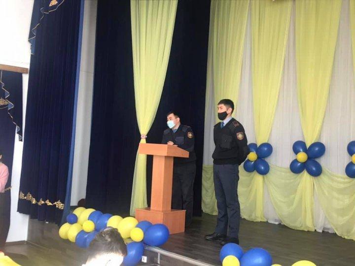 "Жасөспірімдер арасындағы бұзақылық фактілерін болдырмау шараларын қабылдау" тақырыбы