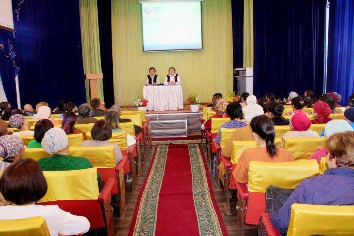 Республика күніне орай "Мектеп пен ата - ананың бала тәрбиесіндегі ынтымақтастығы" тақырыбында жалпы ата - аналар жиналысы өткізілді.