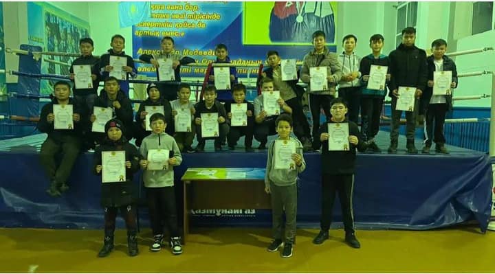 Бокстан 2009-2010 ж.т жасөспірімдер арасындағы Жарма ауданының біріншілігінде мектеп оқушылары жүлделі орындарға ие болды.