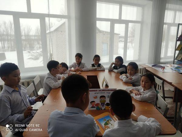 2023 жылдың 9-қаңтар күні мектеп кітапханасында "Оқимыз да ойланамыз!" атты кітап оқу апталығы басталды. Апталықтың бірінші күні 3 сынып оқушылары "Біреуге ор қазба" атты қазақ ертегісімен танысты.
