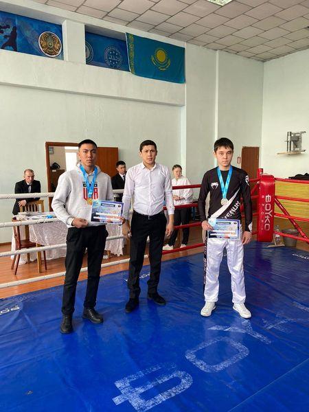 Кикбоксингтан Абай облысының Ашық Чемпионатында фулл-к бөлімінде 63 кг салмақ дәрежесі бойынша мектебіміздің 10 сынып оқушысы Калкабек Жарас І ОРЫН иегері атанды.