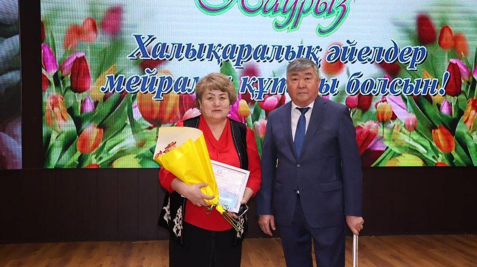 Мектебіміздің директоры Матанова Алма Секеновна Жарма ауданының әкімі Ж.Б.Байсабыровтың Алғыс хатымен марапатталды.